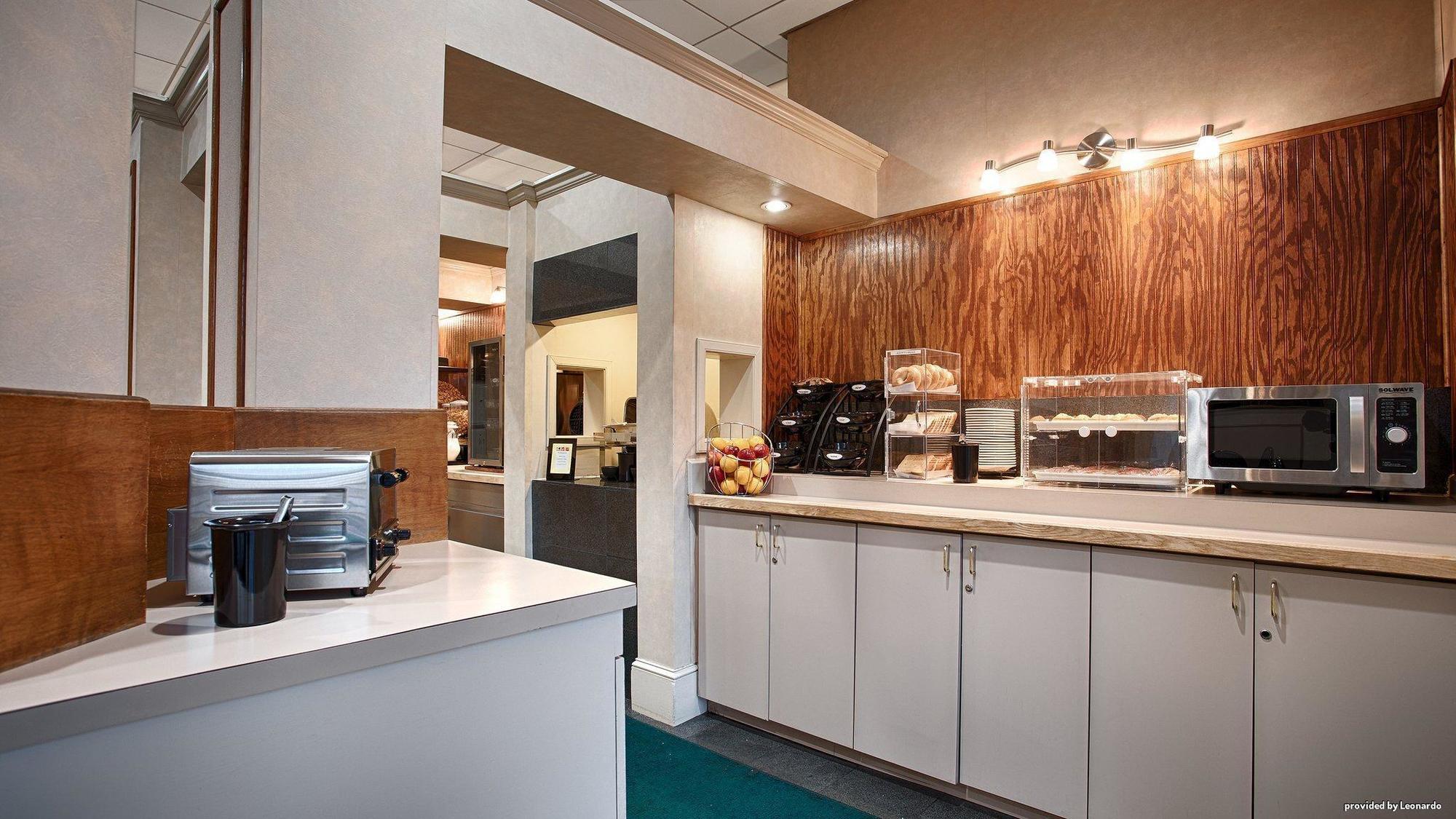 Best Western Gateway Adirondack Inn Utica Exteriör bild